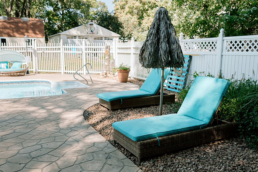 Poolside loungers