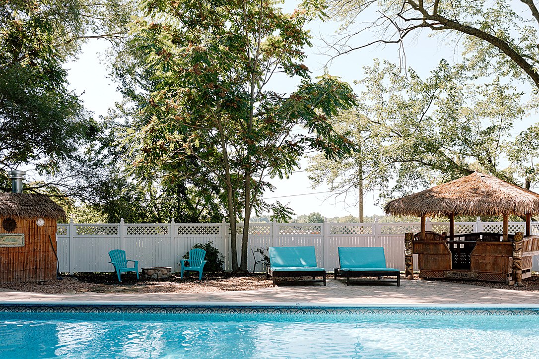 Urban Oasis pool and tiki bar